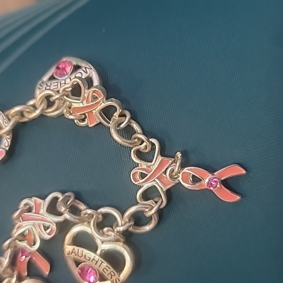 Breast Cancer awareness bracelet silvertone metal and pink hearts and bows - Picture 5 of 8